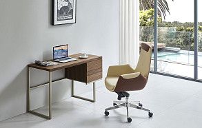 Стол письменный Saga, орех