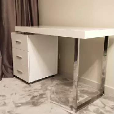 Стол письменный Ashby, белый IMG-20200111-WA0018