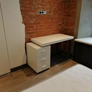 Стол письменный Ashby, белый IMG-20200905-WA0019.jpg