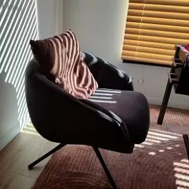 Кресло Leonor, графит/сливовый