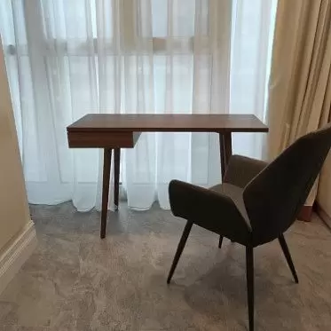 Стол письменный Lyric, орех