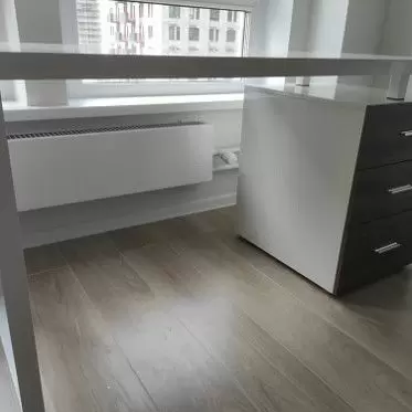 Стол письменный Endeavor, белый/орех