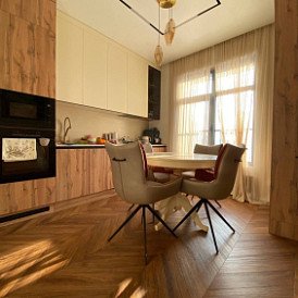 Стол Daisy + 4 стула Josh