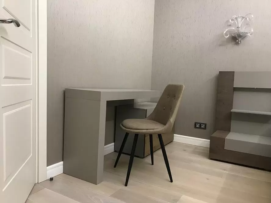 Комод-письменный стол Tesis (120/95) 3 ящика, дуб дымчатый/серо-бежевый - фото 6