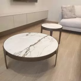 Стол журнальный Corfu (100), белая керамика/бронза