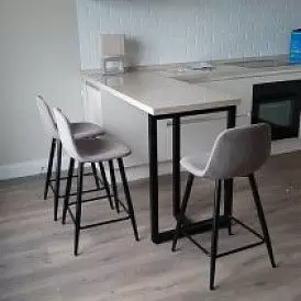 Стул полубарный Jack (60), бежевый/черный