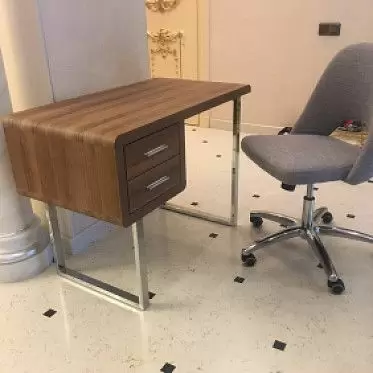 Стол письменный Poesy, орех/хром 1635257704350.jpg