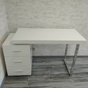 Стол письменный Ashby, белый IMG-20190522-WA0021