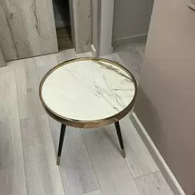 Стол журнальный Carla (90), белая керамика/розовое золото