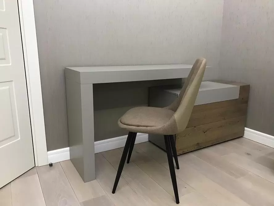 Комод-письменный стол Tesis (120/95) 3 ящика, дуб дымчатый/серо-бежевый - фото 4