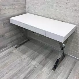 Стол письменный Axiom, белый