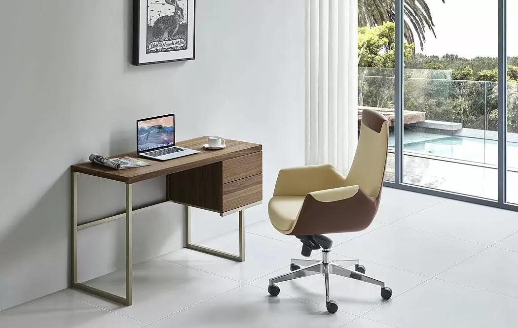 Стол письменный Saga, орех