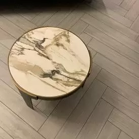 Стол журнальный Corfu (100), белая керамика/бронза