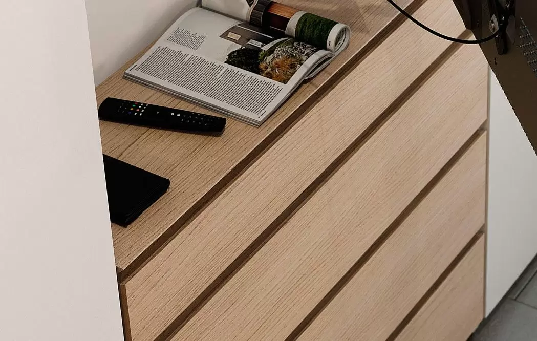 Шкаф LIMA распашной, TV-панелью и ящиками 292 H240, белый/дуб (YM513) - фото 2